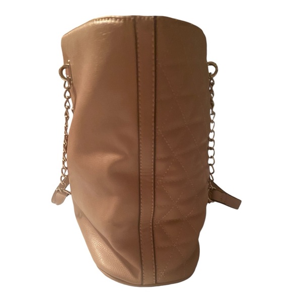 Guess Quilted Tote - Picture 14 of 16